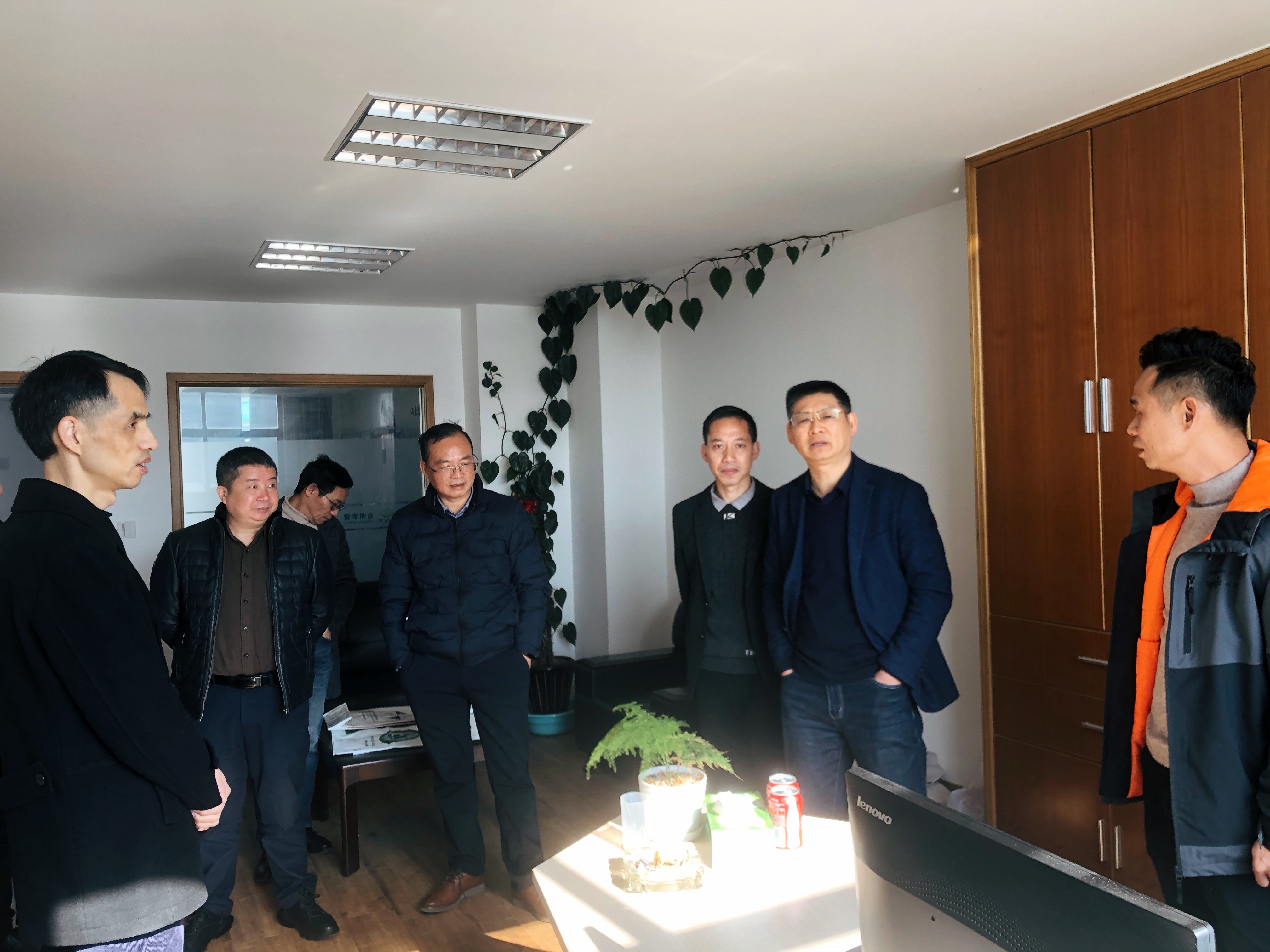 臺(tái)州市供銷社領(lǐng)導(dǎo)到臺(tái)州農(nóng)資開展新春走訪慰問(wèn)